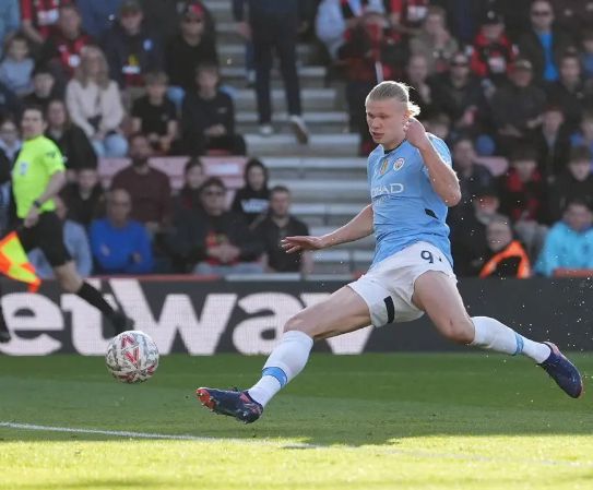 开云平台-哈兰德再度破门建功，助球队取得胜利