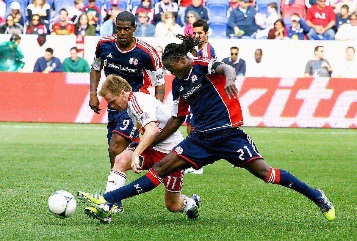 开云体育平台APP-包含足球赛场上热闹非凡，球员竞技状态高涨的词条