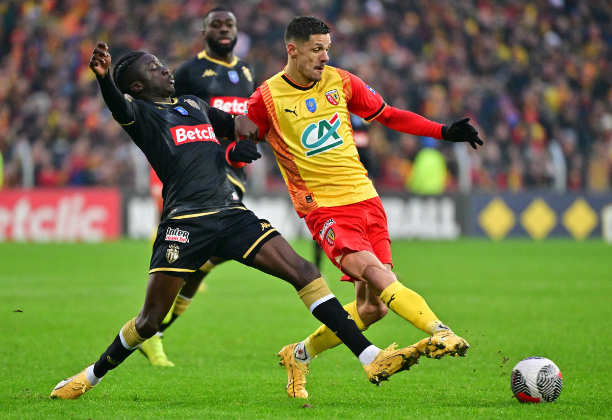 开云体育官网-摩纳哥五球大胜，法甲赛场再现惊艳表现