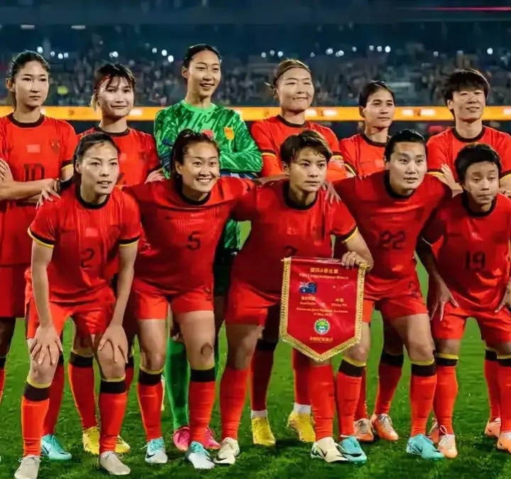 开云体育app-女足比拼中，中国队员们表现出强大实力