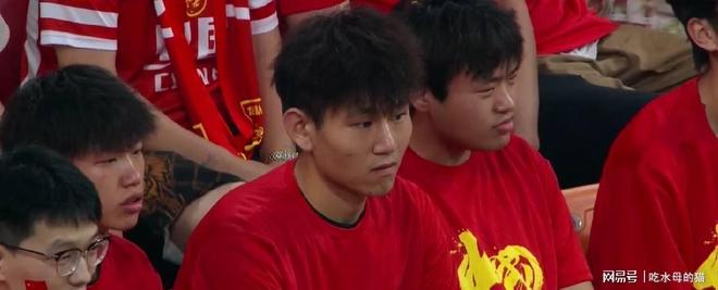 开云官网-约阿维尔主帅解聘，球迷困惑不解