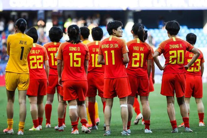 开云体育登录-荣耀之路，女足选手夺魁竞逐无限风光