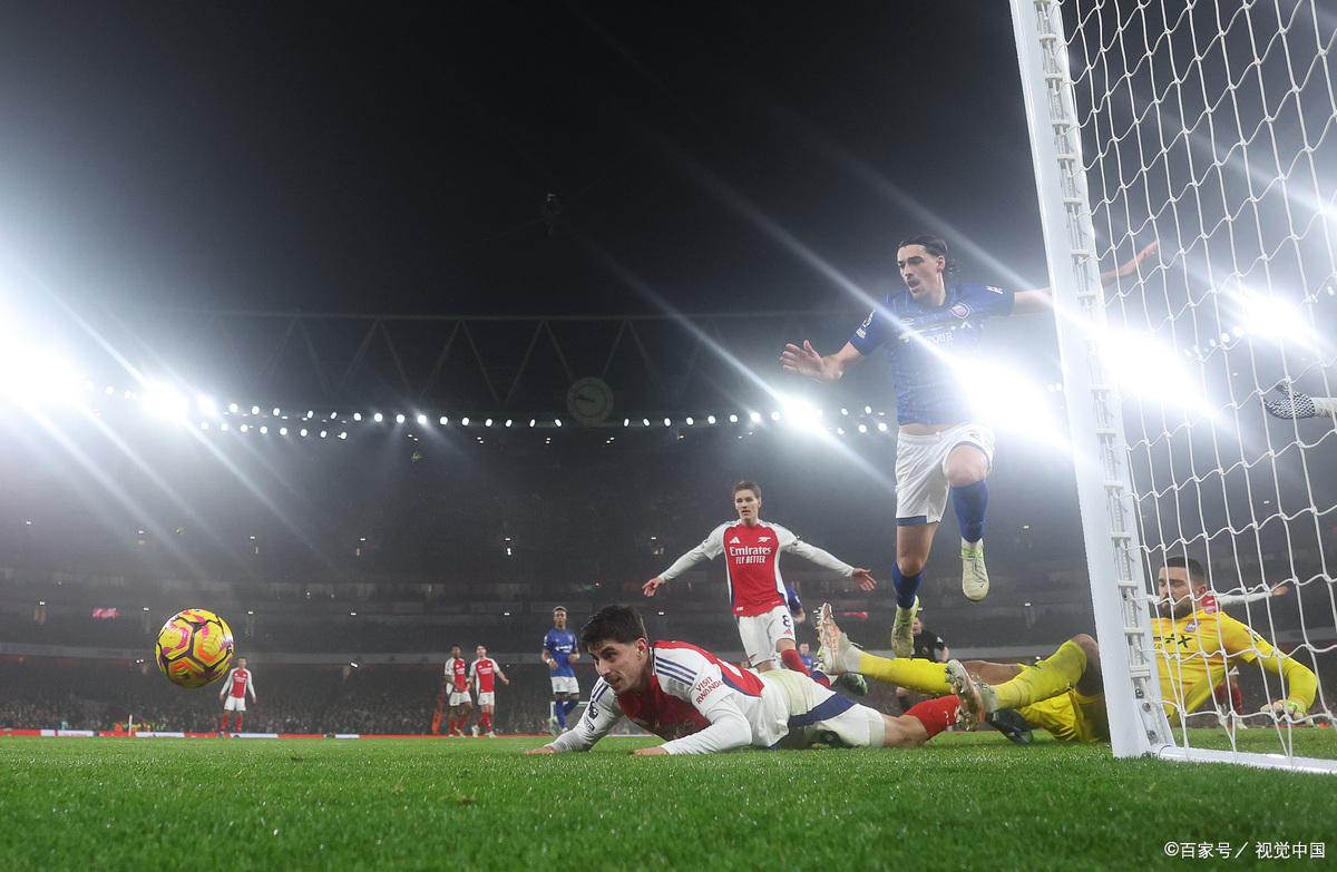 开云体育登录-一场比赛中的进攻展现了高效率