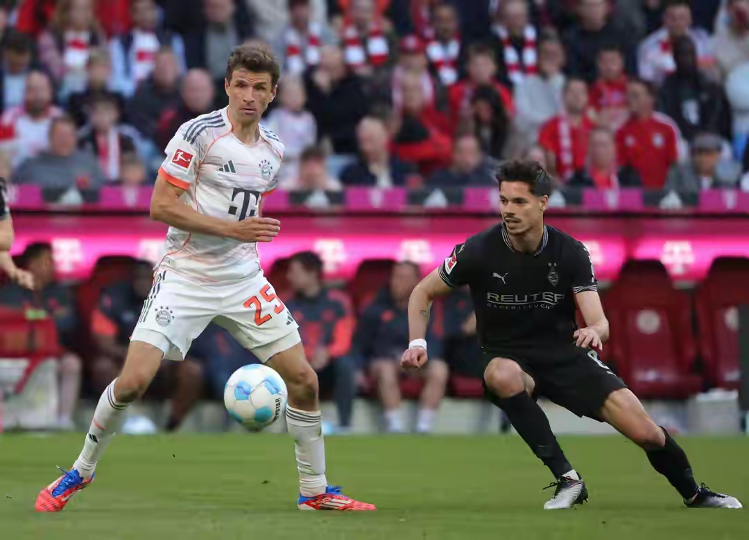 开云体育app-门兴格拉德巴赢得胜利，晋级下一轮