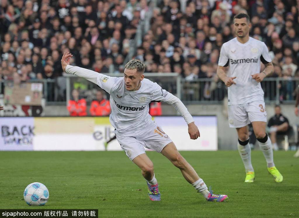 开云体育入口-沙尔克中场组织能力不足，需加强战术磨合