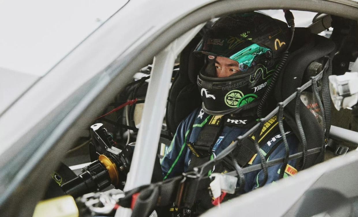 开云平台-毫无悬念：赛车选手碾压对手的简单介绍