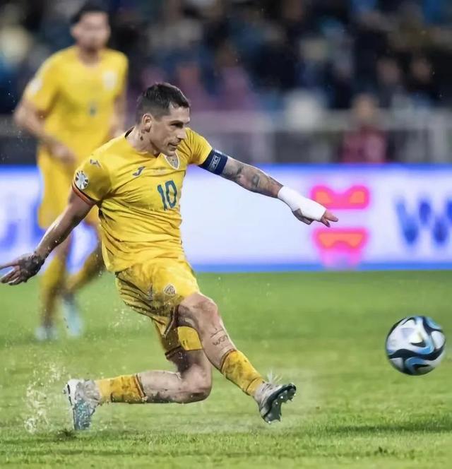 开云下载-荷兰小组赛第一，斩获四连胜晋级淘汰赛