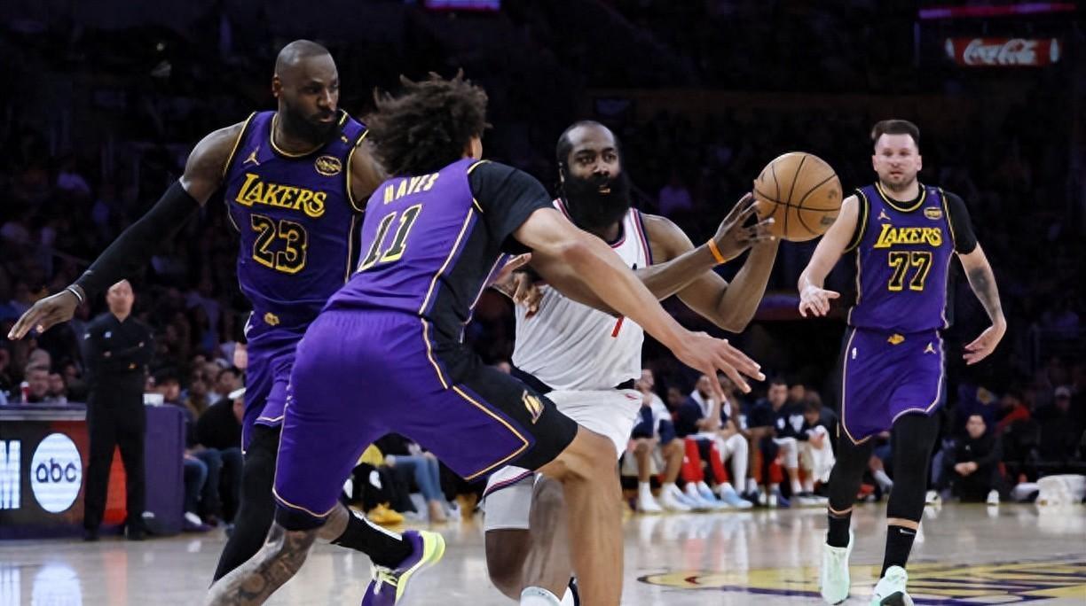 开云体育app-火箭主场惨败快船，哈登状态低迷