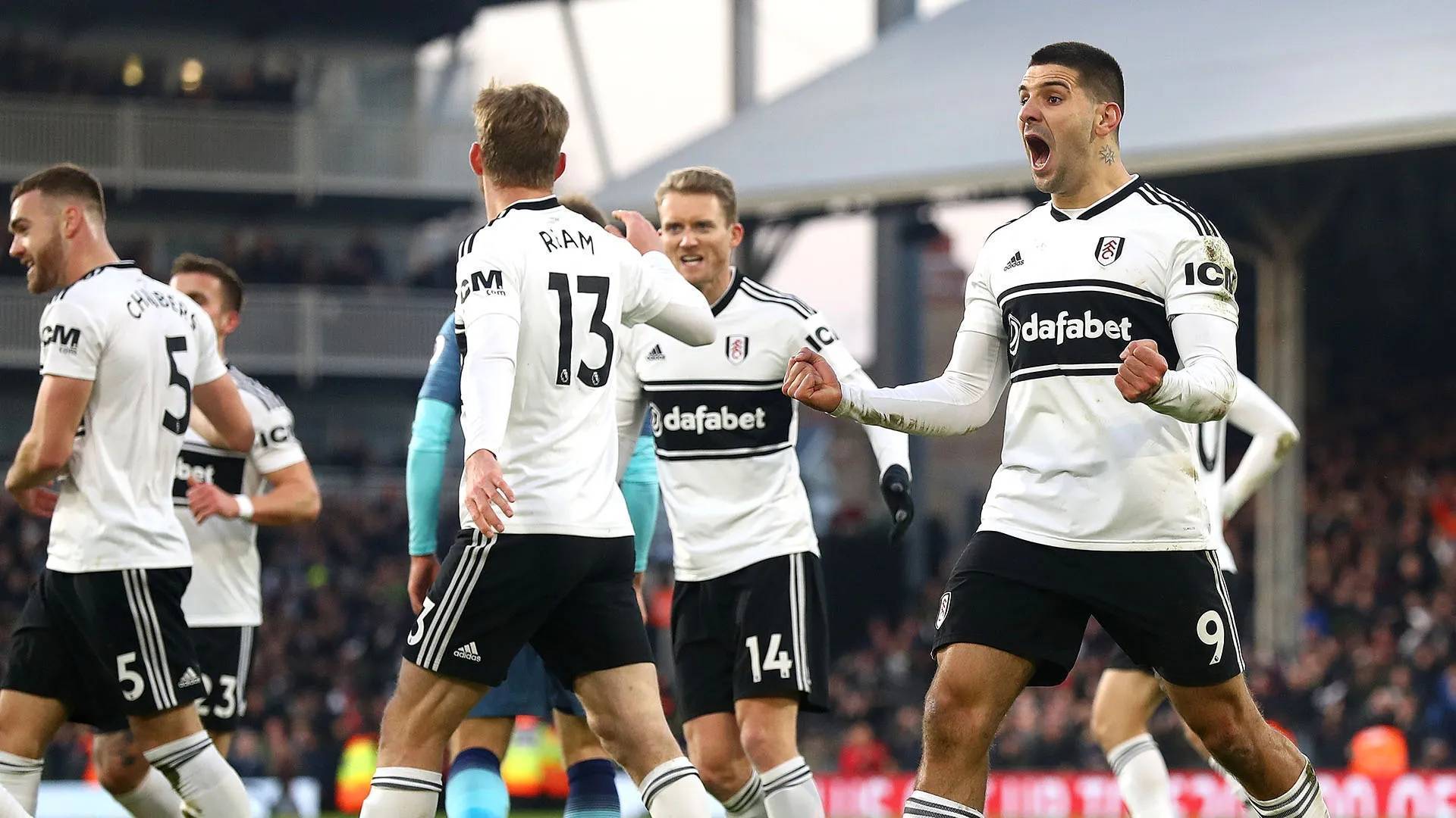 开云体育官方网站-斯图加特取得关键胜利，保持领先优势的简单介绍