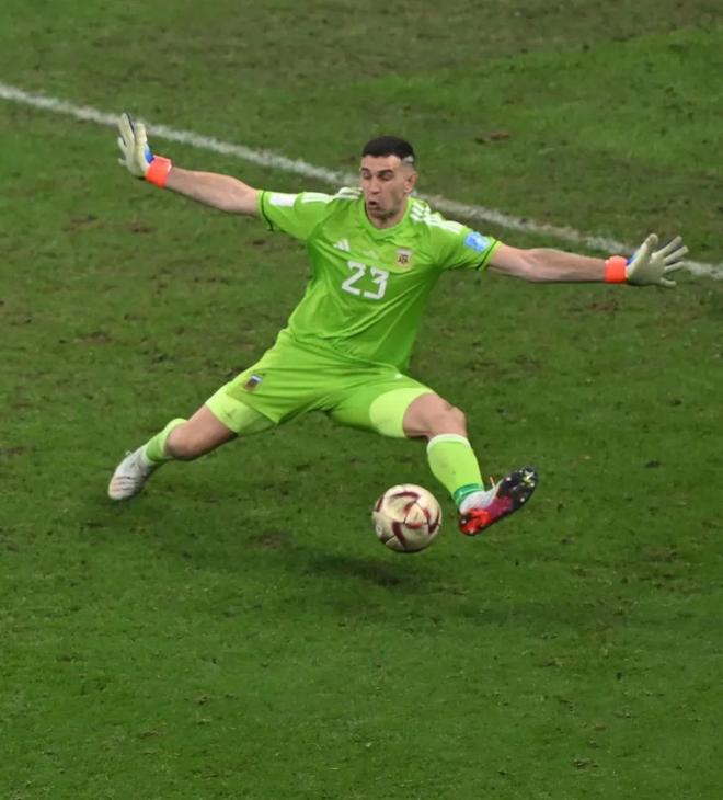 开云体育平台APP-包含雷诺完胜巴萨！门将表现不俗稳固胜利的词条