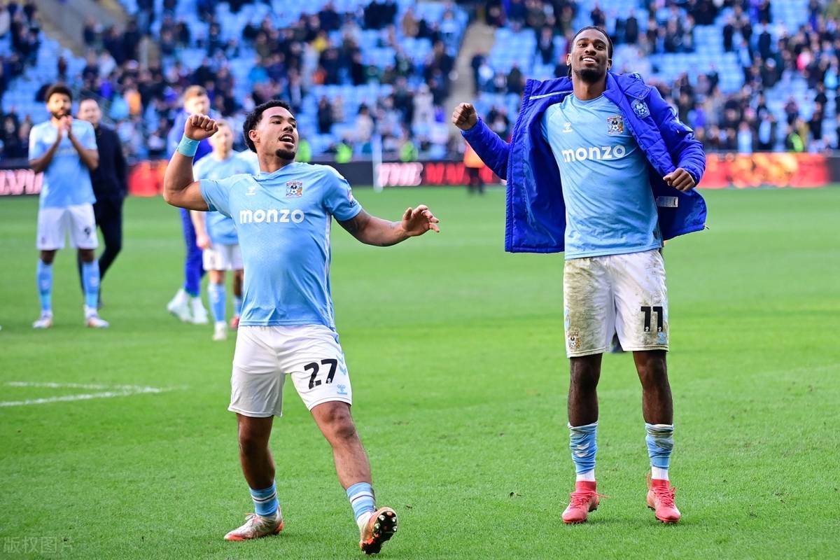 开云APP-包含谢菲联阵容齐整，士气高涨备战接下来的比赛的词条