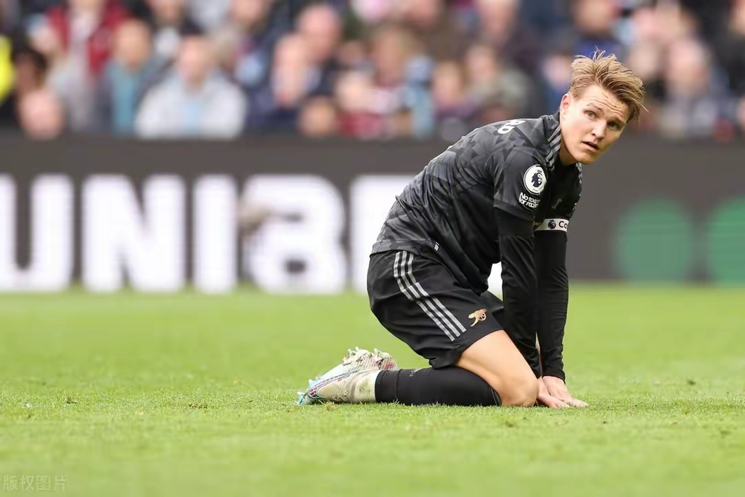 开云体育APP下载-BRO绝杀KT，Jankos关键团战开团秒人焦点之战淘汰赛，引爆全场热议