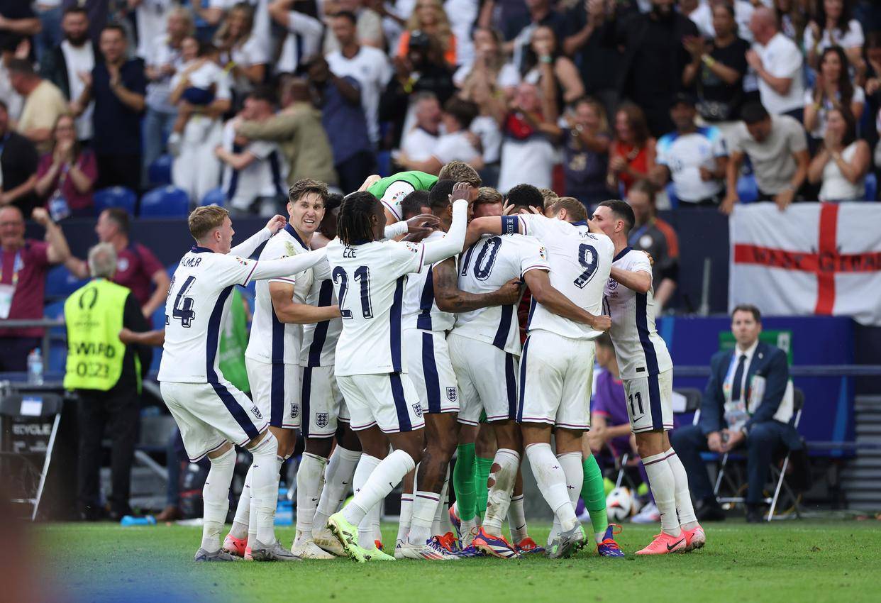 开云体育官方网站-英格兰队遭逆转，葡萄牙晋级八强