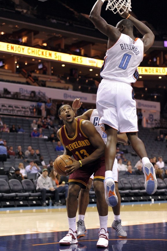 开云体育官网-勇士惨败山猫，遭遇三连败的简单介绍