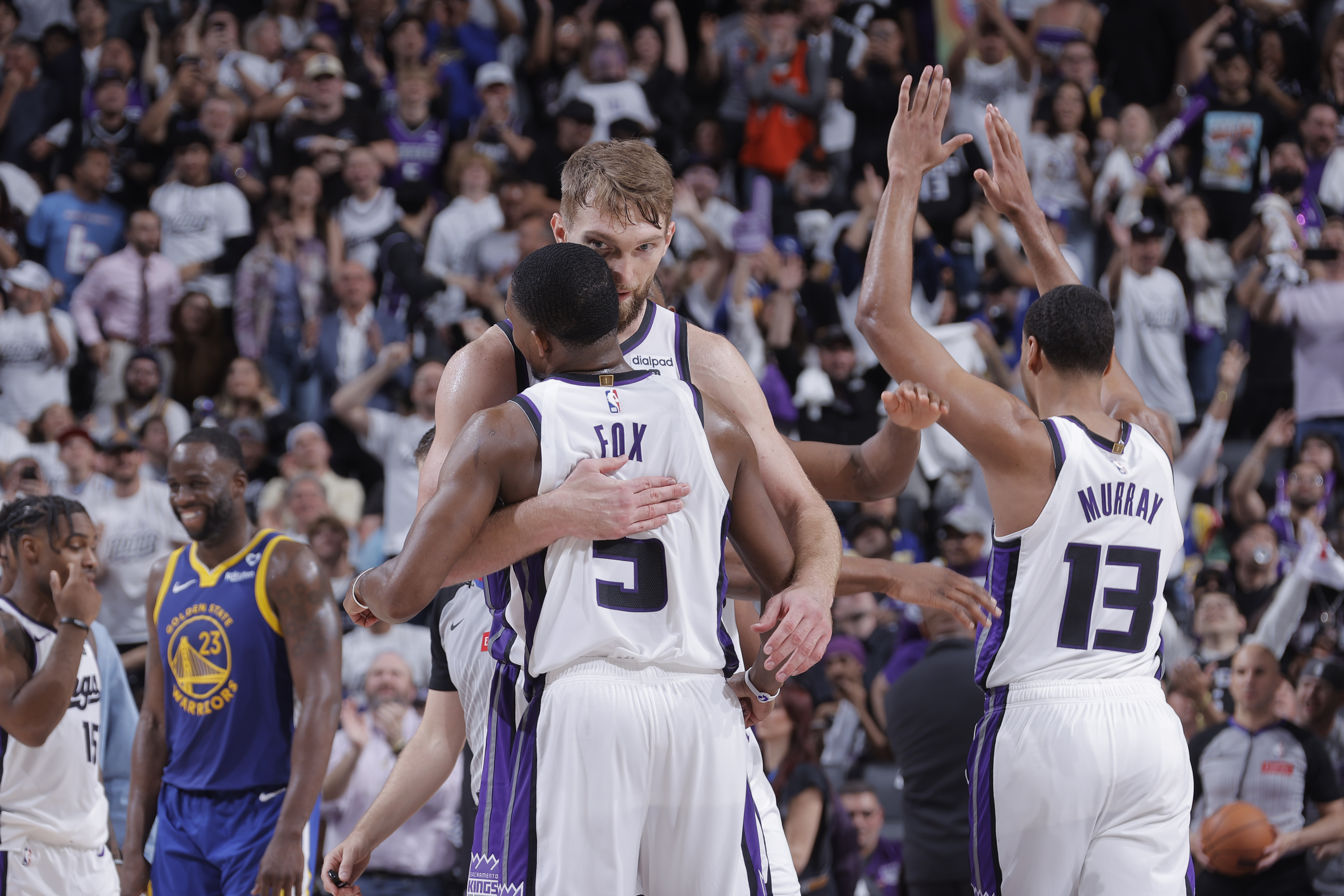 开云体育在线-马刺击败骑士，德罗赞终结得分荒