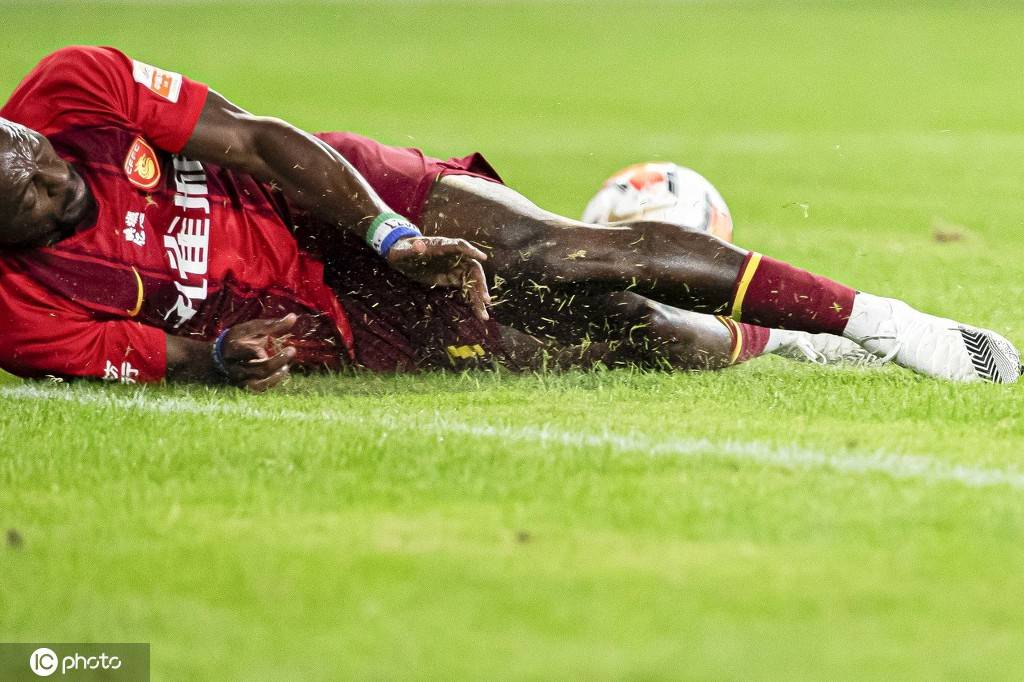 开云下载-包含河北华夏战平山东鲁能，难分胜负场面激烈的词条